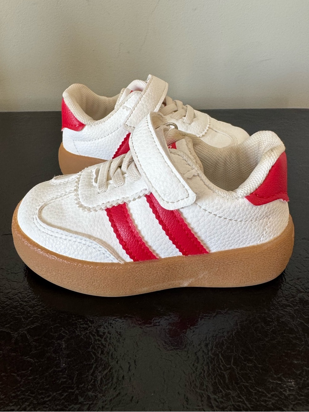 Lamarque Sport Toddler Sneakers EUC